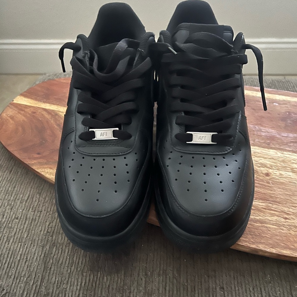 Men's Black Nike AF1 Sneakers - Picture 2 of 5